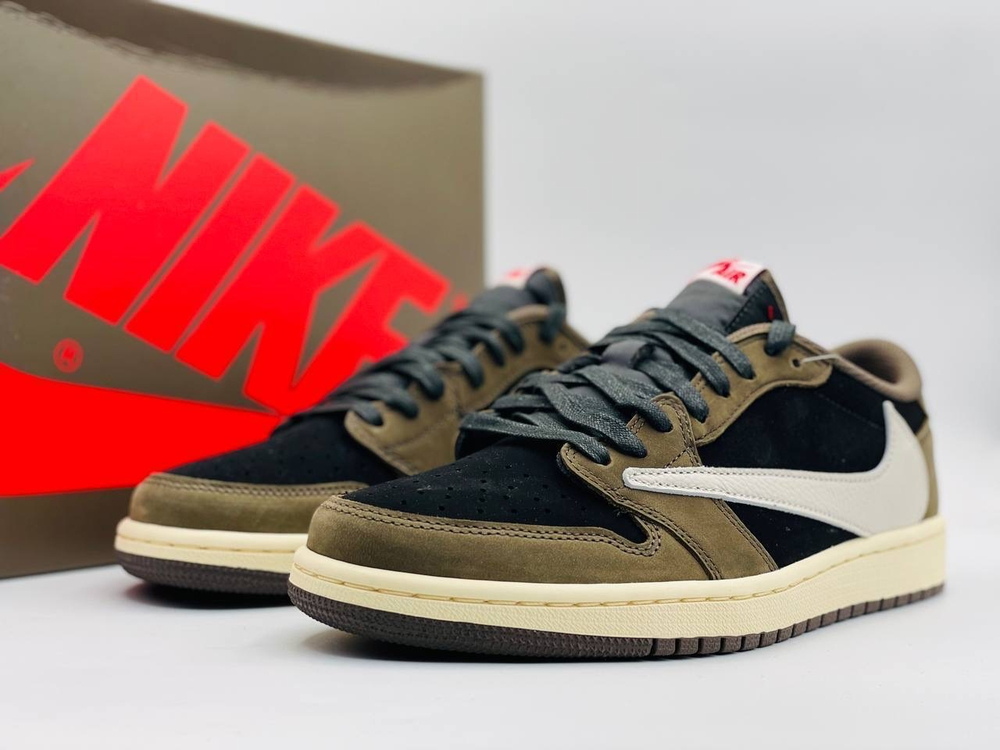 Кроссовки коллаборация Travis Scott x Air Jordan 1 Retro Low OG SP