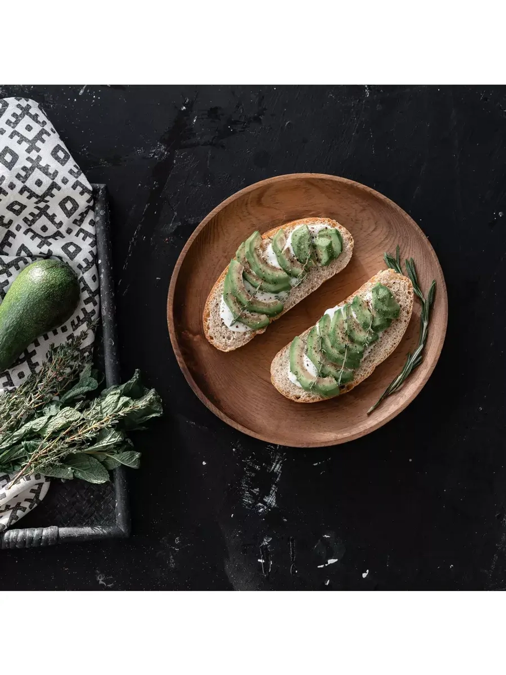 Плоская тарелка из дерева сибирский кедр