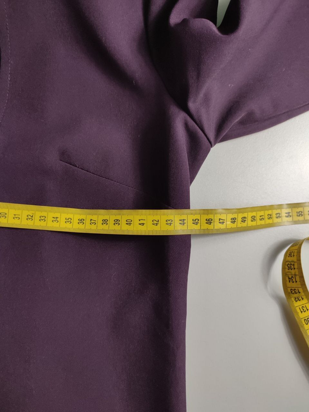 Платье Kiwe сочного оттенка, маркировка 36, визуально на 42 размер