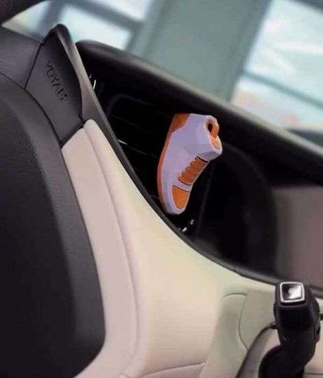 Маранелло, дизайнерский ароматизатор для автомобиля Maranello NETROshoe, Vinove