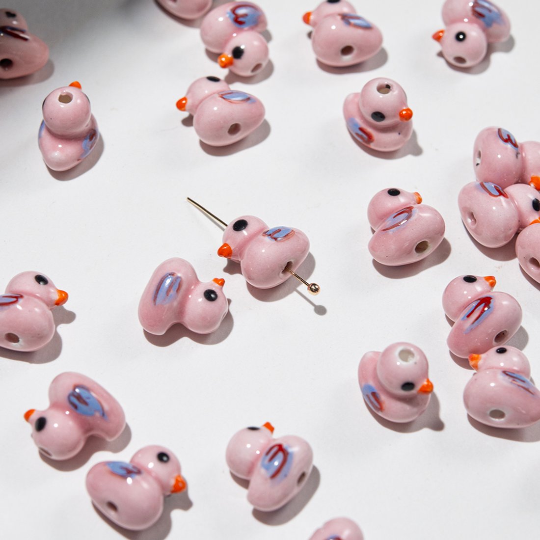 Бусина в форме утенка, 12,3*12,3мм, розовая, глазурированный фарфор