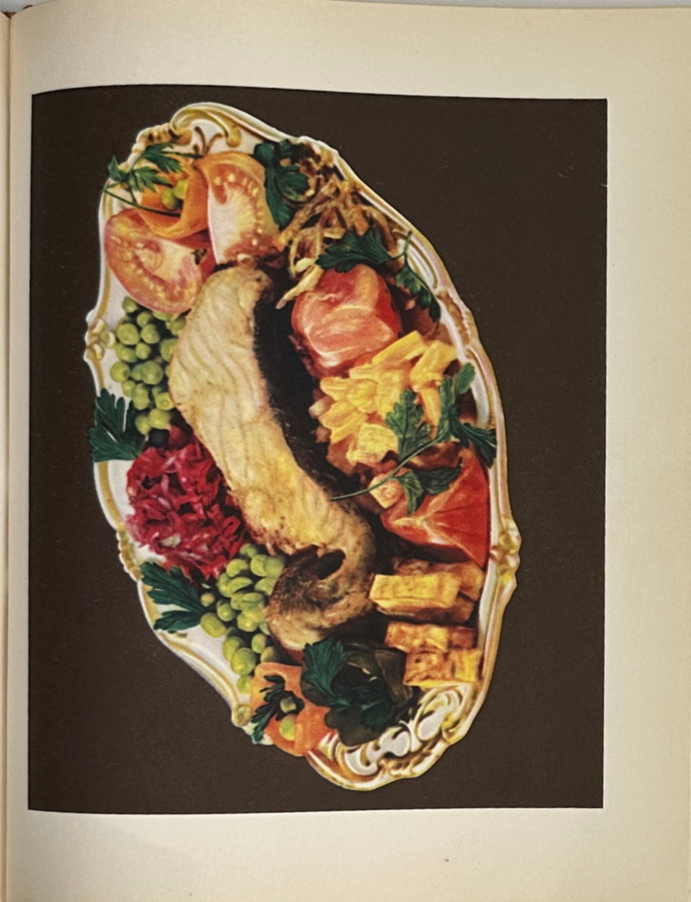 Книга о вкусной и здоровой пище. Одобрена Институтом питания Академии медицинских наук СССР. 1952