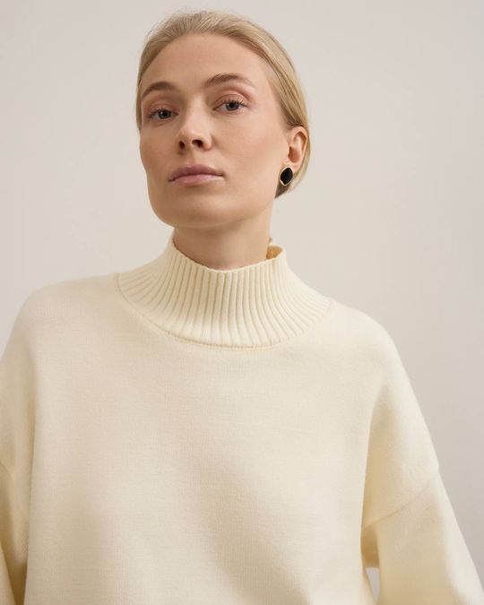 Свитер с высокой горловиной BT