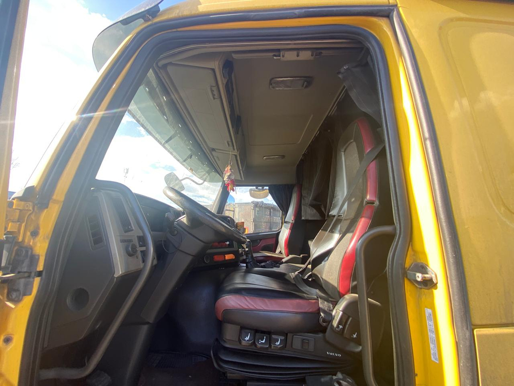 Volvo FM 6x4 Седельный тягач FM-TRUCK (Дизельный, 12,8 л, 428 л.с., МТ)