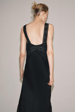 ZARA АТЛАСНОЕ ПЛАТЬЕ С КРУЖЕВОМ — ZW COLLECTION, ЧЕРНЫЙ