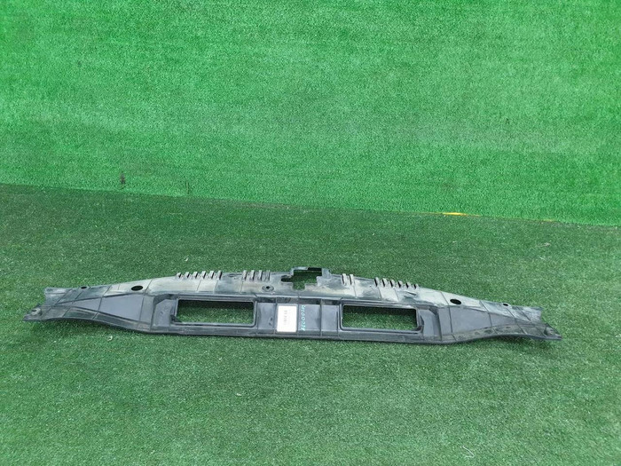 Кожух замка капота Toyota Camry xv70 (2017-н.в.)