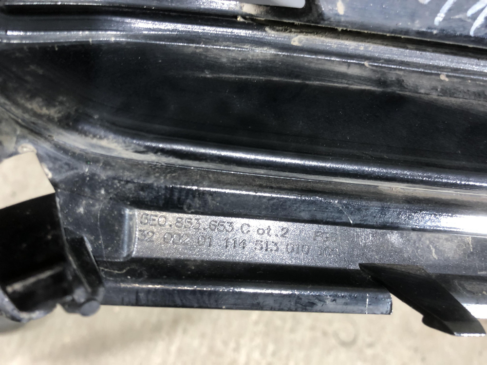 Решетка радиатора Skoda Octavia 3 (A7) 17-20 Б/У Оригинал 5e0853653c