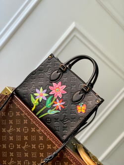 Louis Vuitton Onthego PM