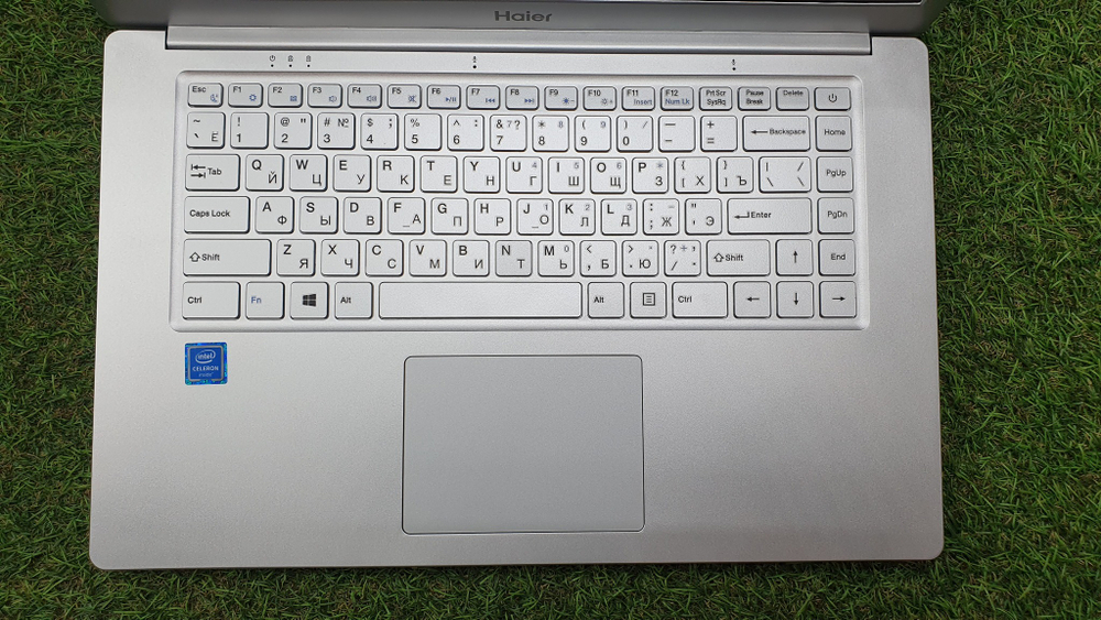 Ноутбук Haier U1520EM Silver (JM02VSE09RU) FHD