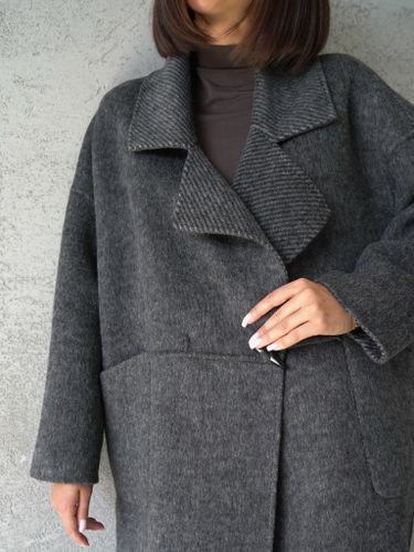 Графитовое пальто с шарфом