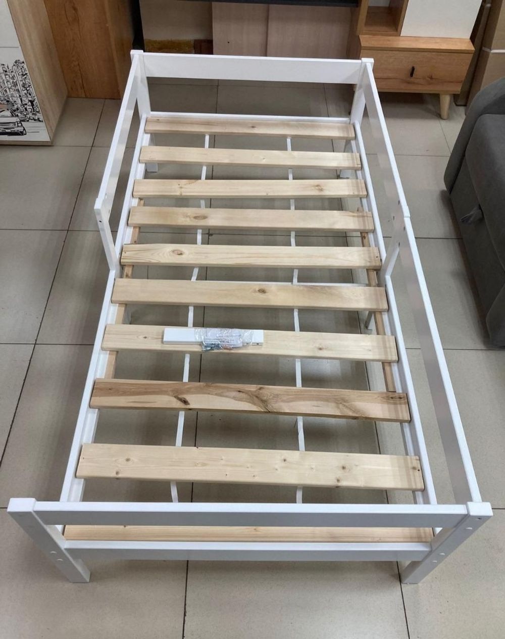 Кровать Умка-2 массив белый 900*1800