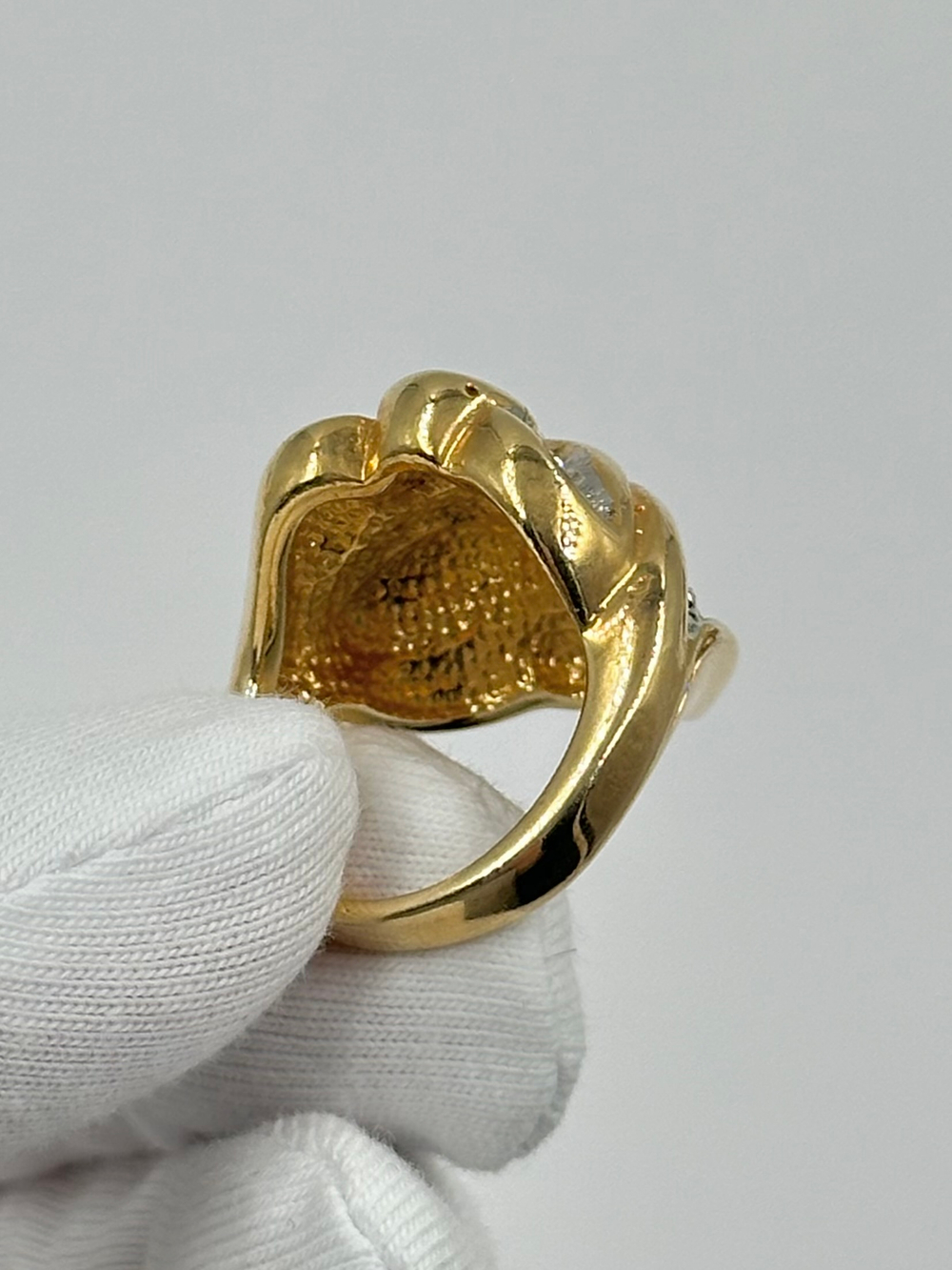 Кольцо с кристаллами