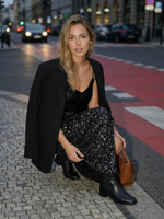 Юбка макси с разрезом и пайетками бархатная