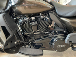 Ultra Limited, Harley-Davidson (FLHTK), 2020 "River Rock Gray / Vivid Black, Black Finish"