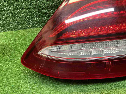 Фонарь правый Mercedes E W213 (2016-2021)