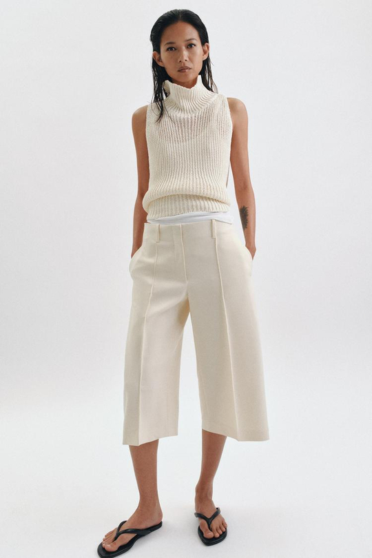 ZARA ПРЯМЫЕ ШОРТЫ СО СТРЕЛКАМИ — ZW COLLECTION, БЕЖЕВЫЙ