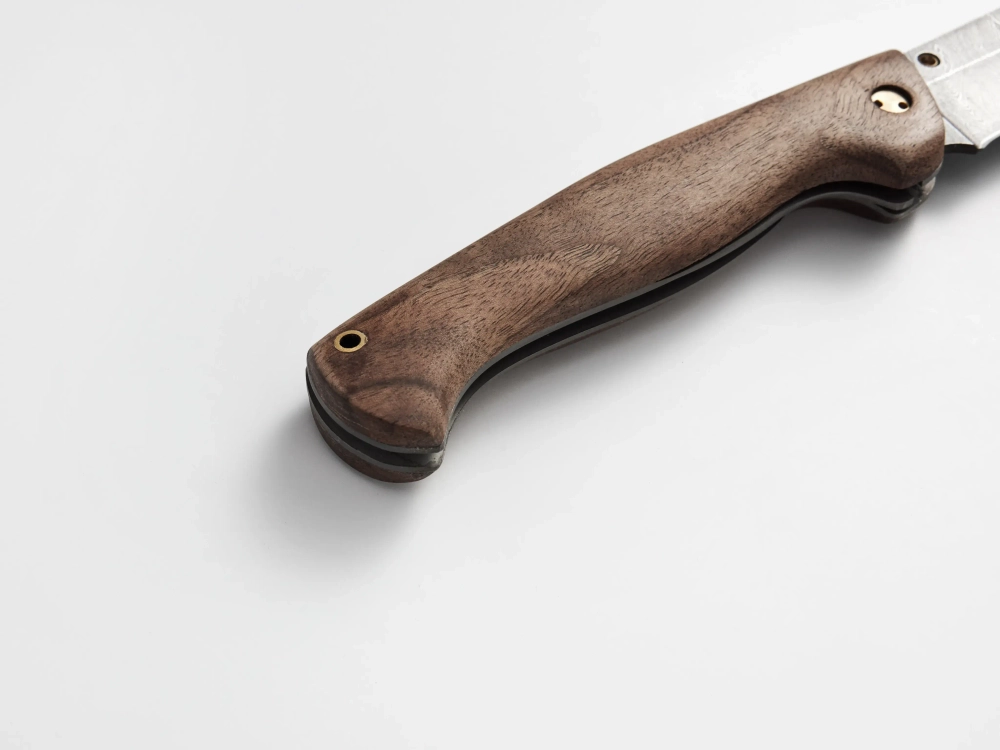 Складной нож "Тайга", дамасская сталь, рукоять орех