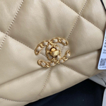 Chanel 19 26 cm