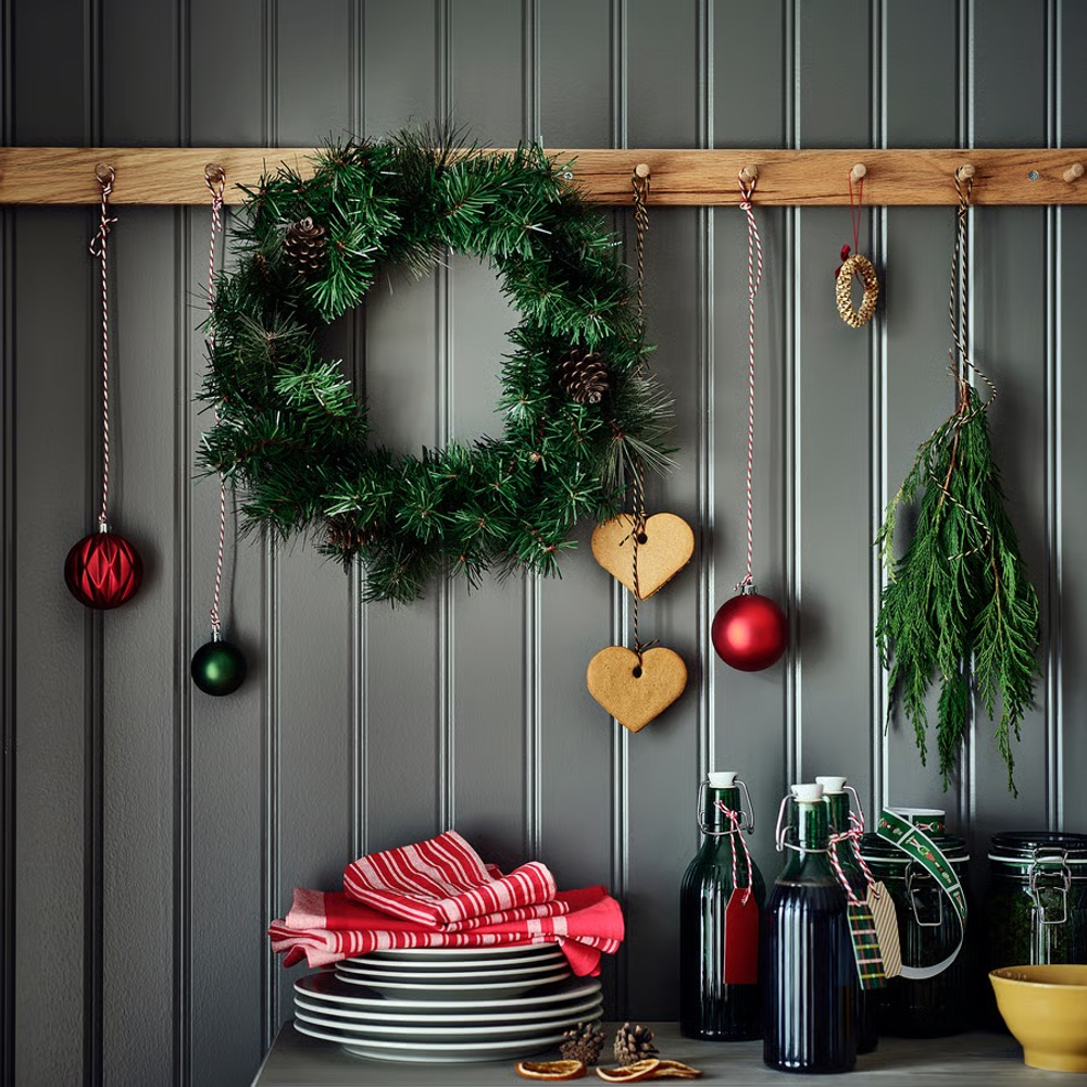 ВИНТЕРФИНТ VINTERFINT Искусственный венок 45 см, ель/шишки