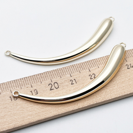 Коннектор Капля (правая), цвет золото, длина по дуге 75 мм, цена за 1 шт