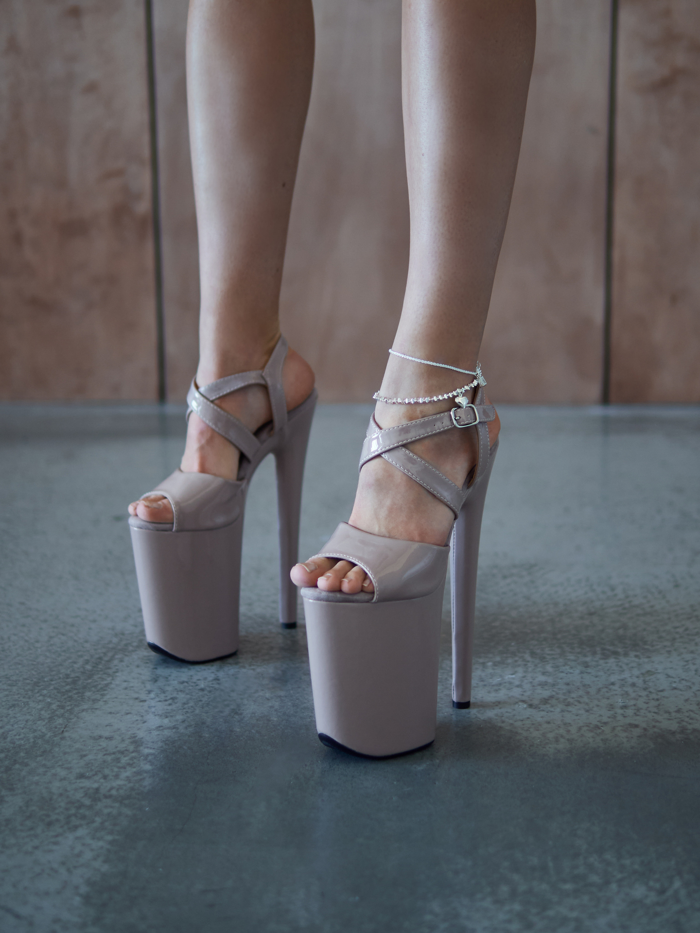 AXEL. Босоножки четверки. Лак - SHDS-013-4-ekoz-bl