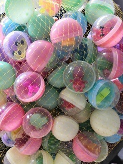 Игрушки в капсулах 45 мм класса B