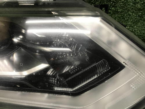 Фара правая Nissan X-Trail T32 (2017-2022) LED