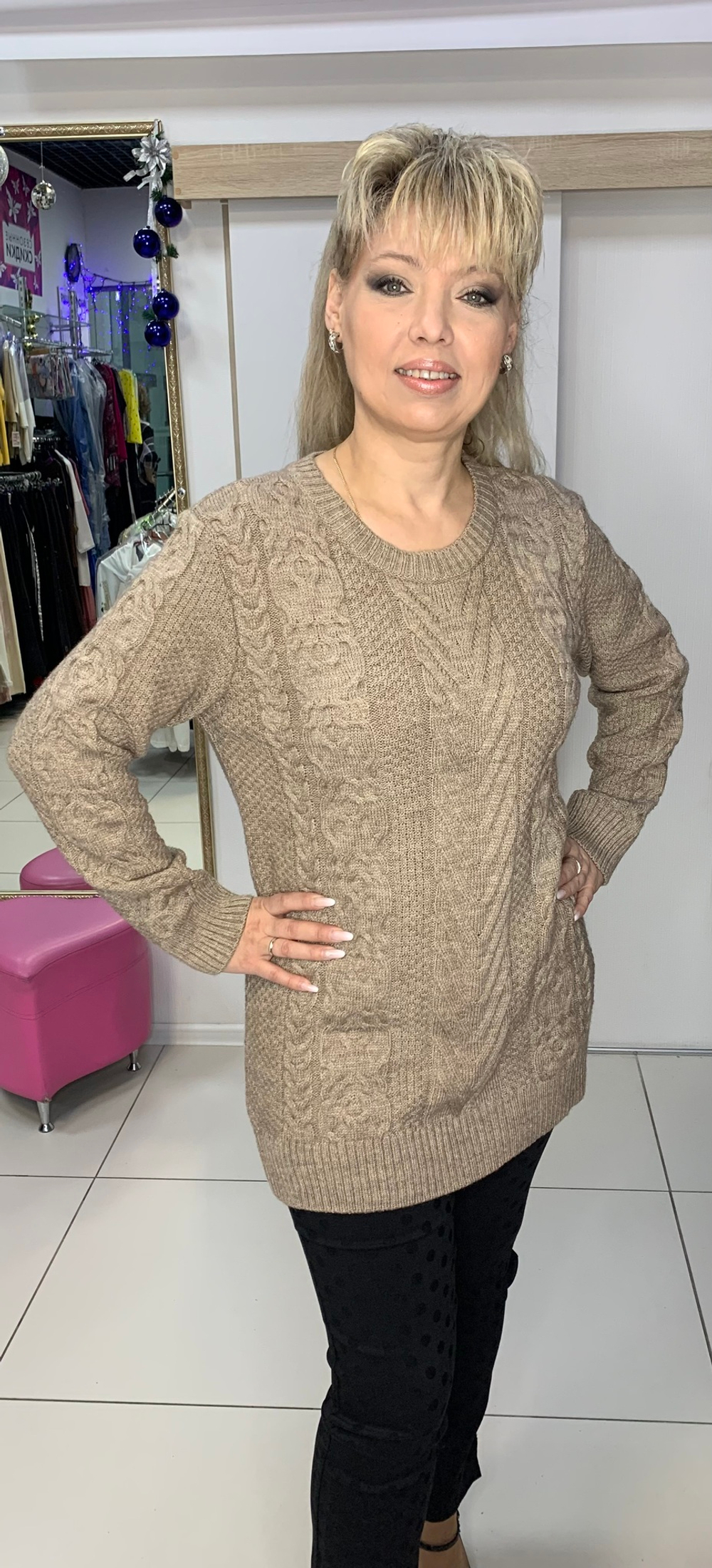 Удлиненный красивый джемпер в "косах"