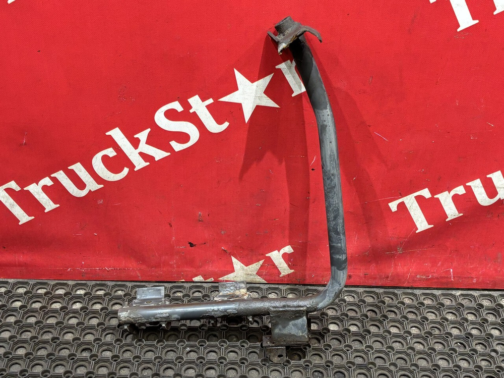 Кронштейн спойлера шасси правый