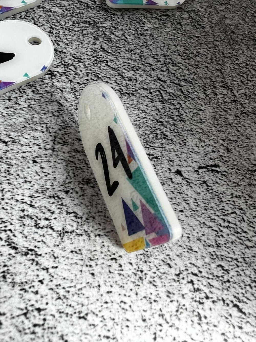 Номерки для гардероба акрил 3х5 см