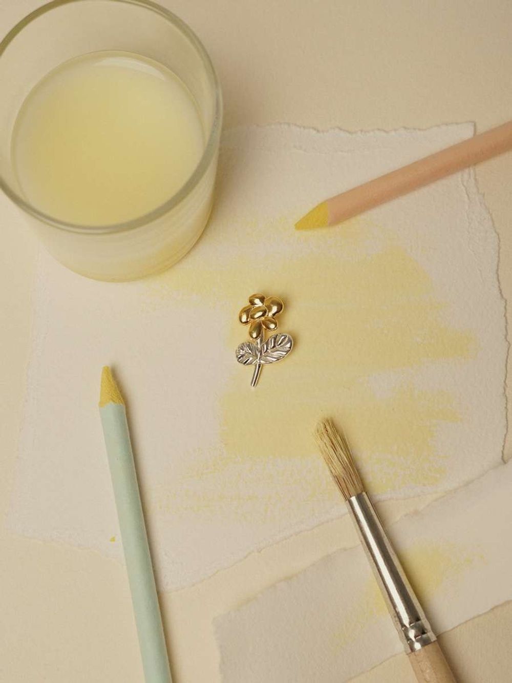 Подвеска Цветочек на шнурке