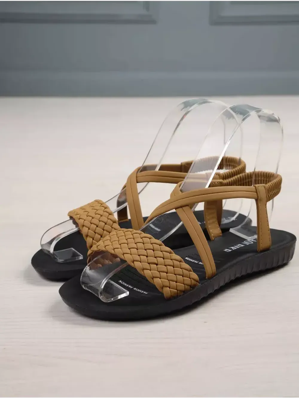 Сандалии летние