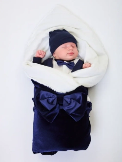 Конверт на выписку с костюмом летний