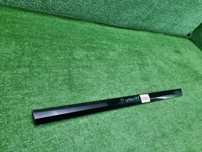 Накладка двери задняя левая BMW X7 G07 (2019-н.в.)