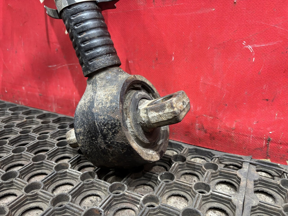 Тяга реактивная V-образная