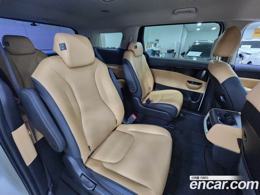 Kia Carnival (Sedona) 4 Generation Бензин 9-и местный Prestige (07.2022)