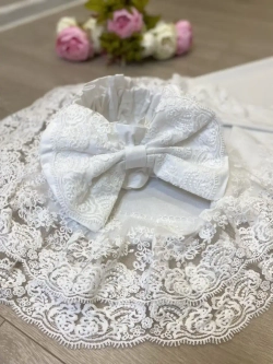 Кружевной уголок и бант на выписку