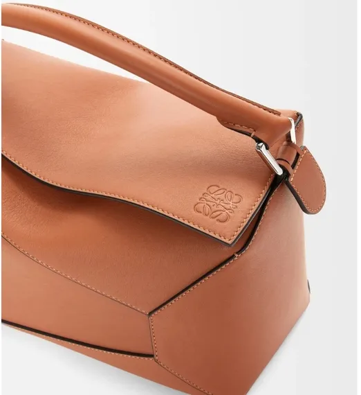Сумка Loewe Puzzle Edge bag in classic calfskin
