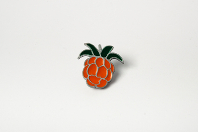 Металлический значок «Морошка»