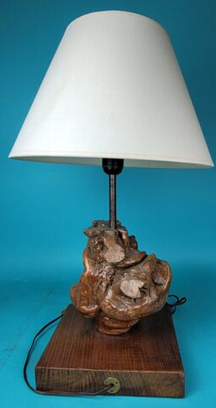 Настольная лампа из корня дерева