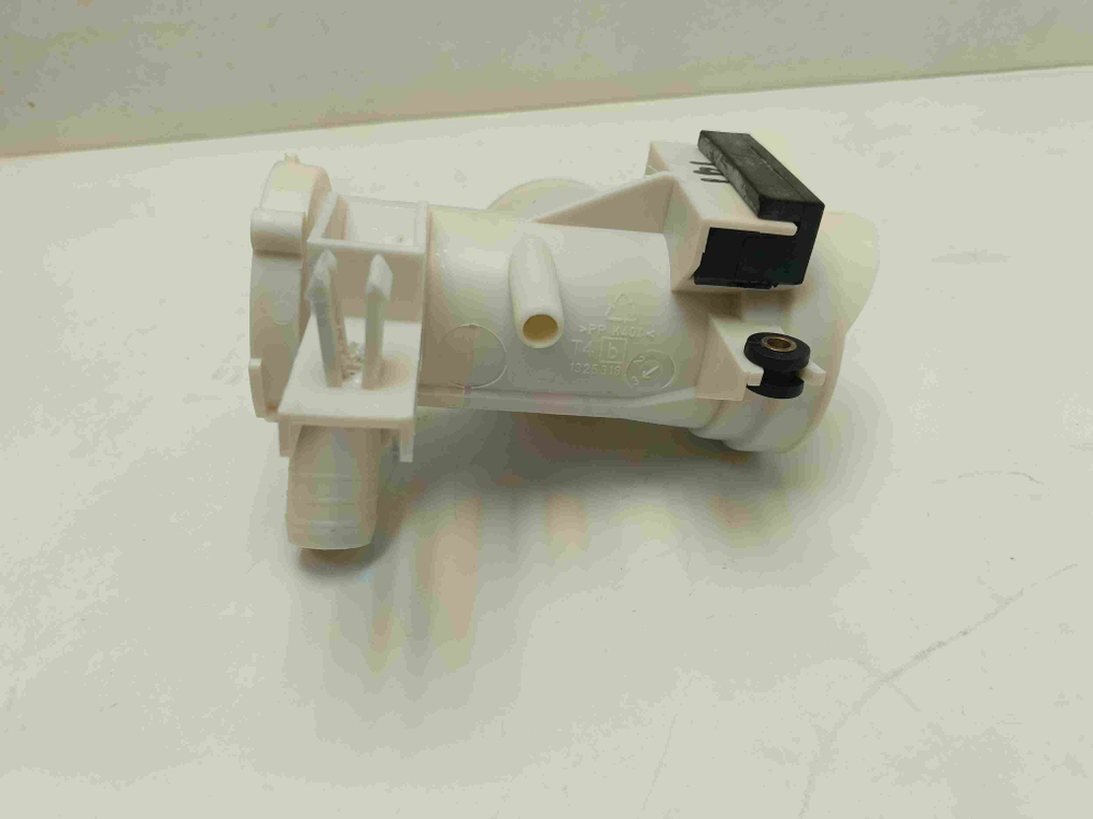 LS60840L кт224 Улитка сливного насоса для стиральной машины AEG LS60840L б/у