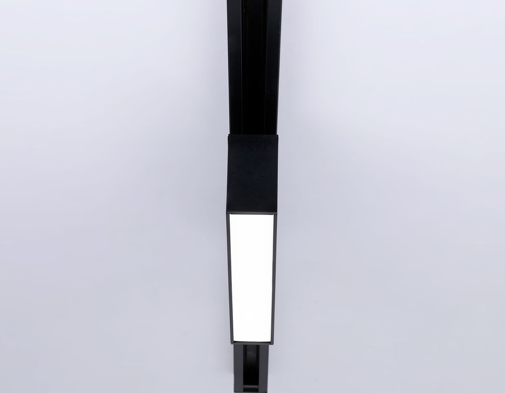 Ambrella Трековый однофазный светодиодный светильник Track System GL6767