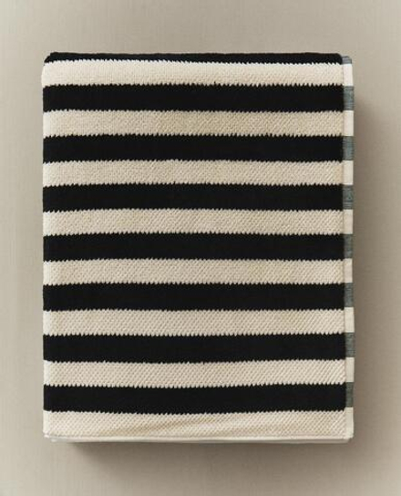 ZARA HOME ПОЛОТЕНЦЕ ДЛЯ ВАННОЙ ИЗ ВЕЛЮРА С РЕЛЬЕФНЫМ УЗОРОМ, ЧЕРНЫЙ