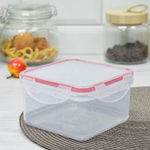 Контейнер для продуктов 0,7л квадратный с защелками "Modena" (бесцветный)