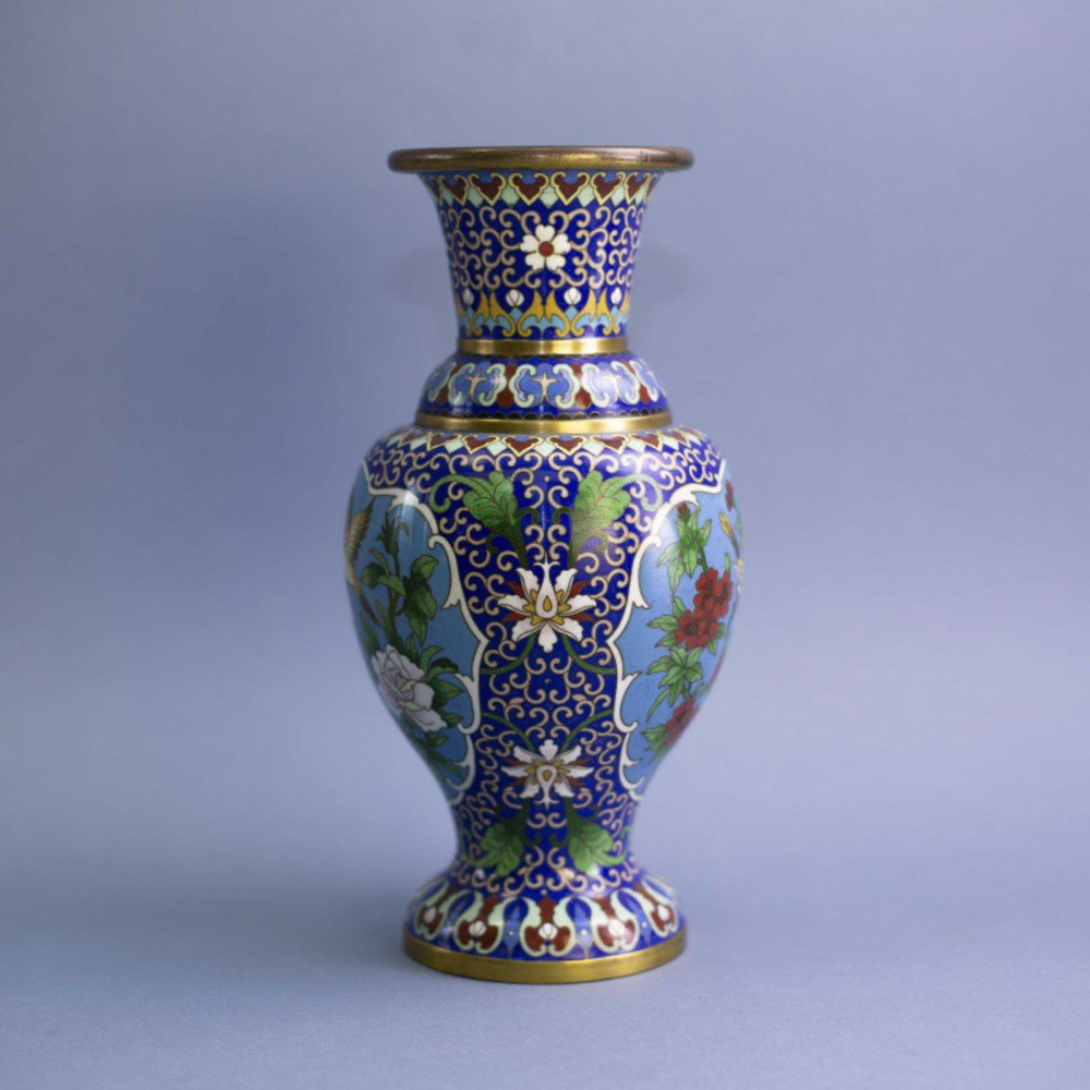 Парные китайские вазы