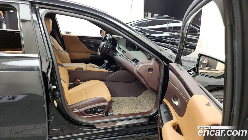 Lexus ES300h 7 Generation Luxury (02.2020)