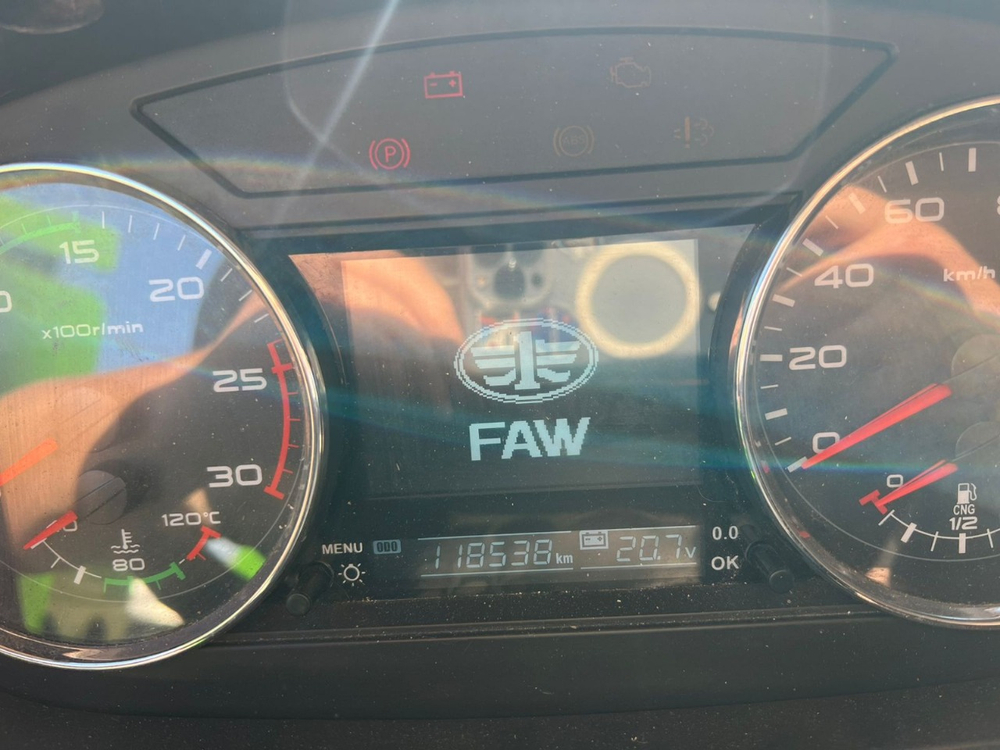 FAW JH6 6x4 Седельный тягач CA4250P25K15T1NE5A80 (Газовый, 12,5 л, 430 л.с., МТ)