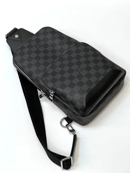 Сумка-слинг Louis Vuitton Avenue LV канва Damier Graphite