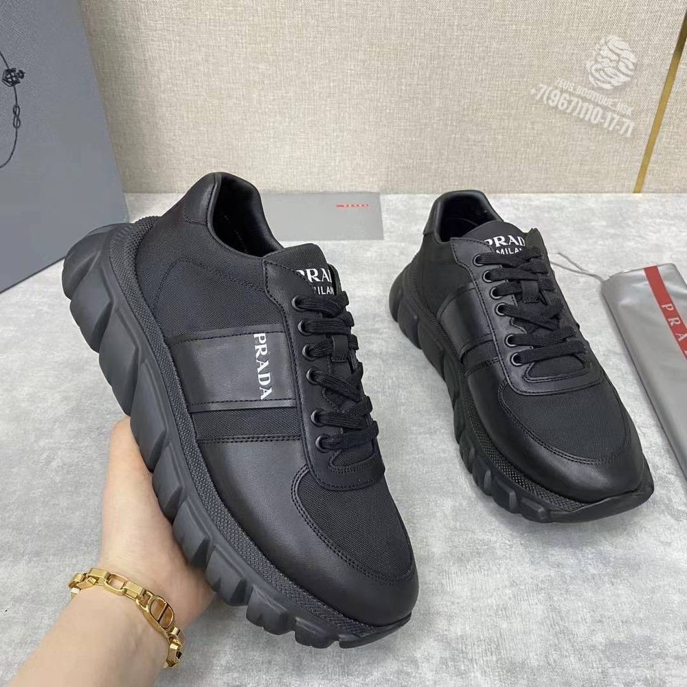 Кроссовки Prada