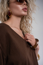 Футболка из легкой ткани с гипюровыми вставками на спине